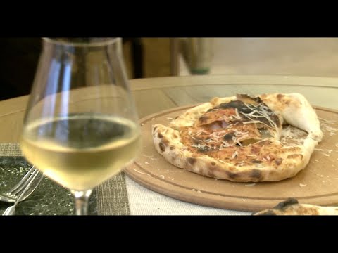 კერძი: პიცა პროშუტო და კალცონე
